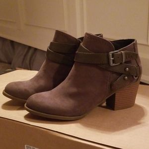 Indigo rd. Swede booties
